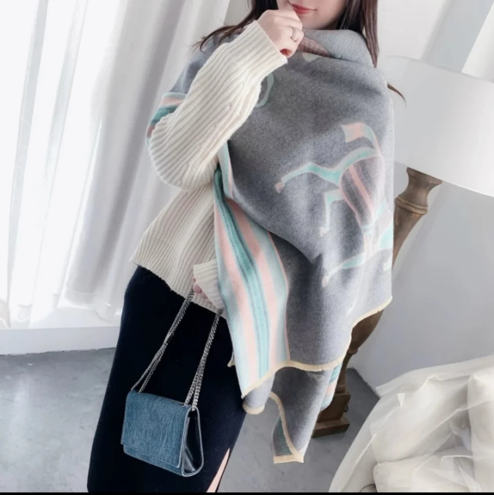 ⭐⭐️Elegant Cashmere Shawl ⭐ - Picture 5 of 7